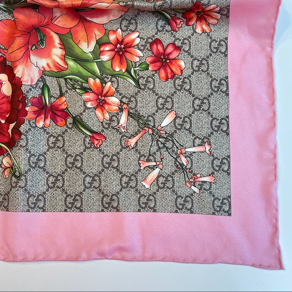 AUTHENTIC GUCCI GG BOUQUETS PRINT SILK SCARF